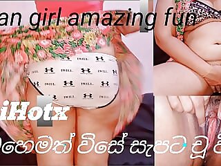 Sexy girl fingering and peeing