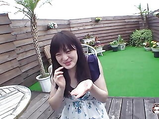 Adventurous Asian babe sucks..