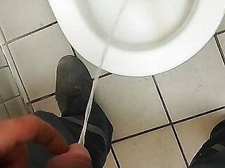 Mascuker Turk Pees in the..